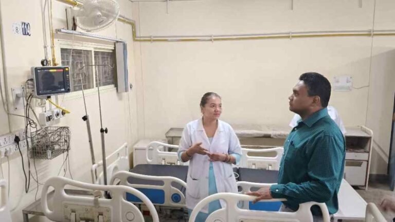 धराली आपदा: अलर्ट मोड में स्वास्थ्य विभाग, मुख्यमंत्री के निर्देश पर स्वास्थ्य सचिव ने किया अस्पतालों का निरीक्षण